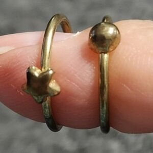 Gold-Tone Star and Ball Toe Ring